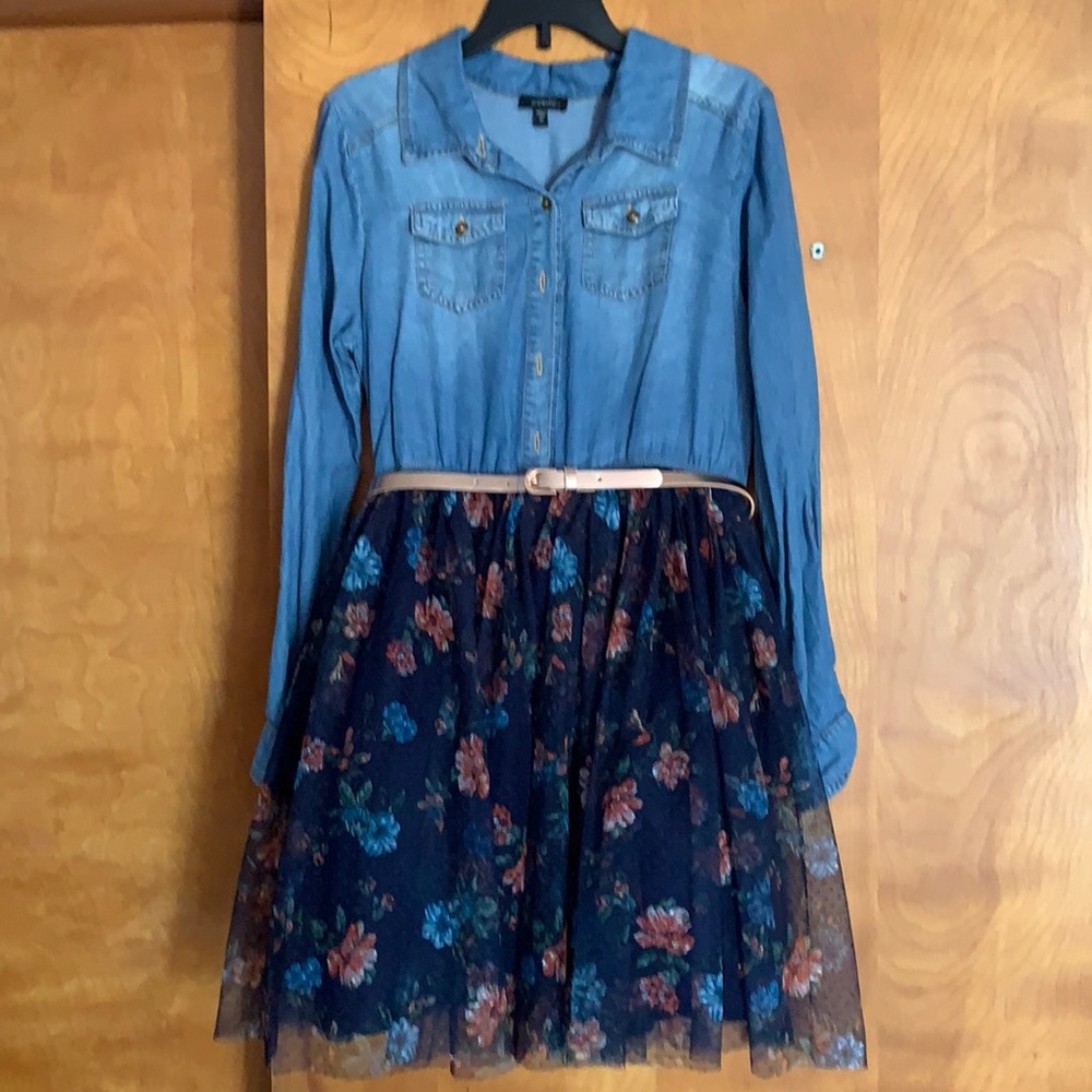 Super cute Zunie dress size 14 girls. Jean top and flower bottom with belt.
